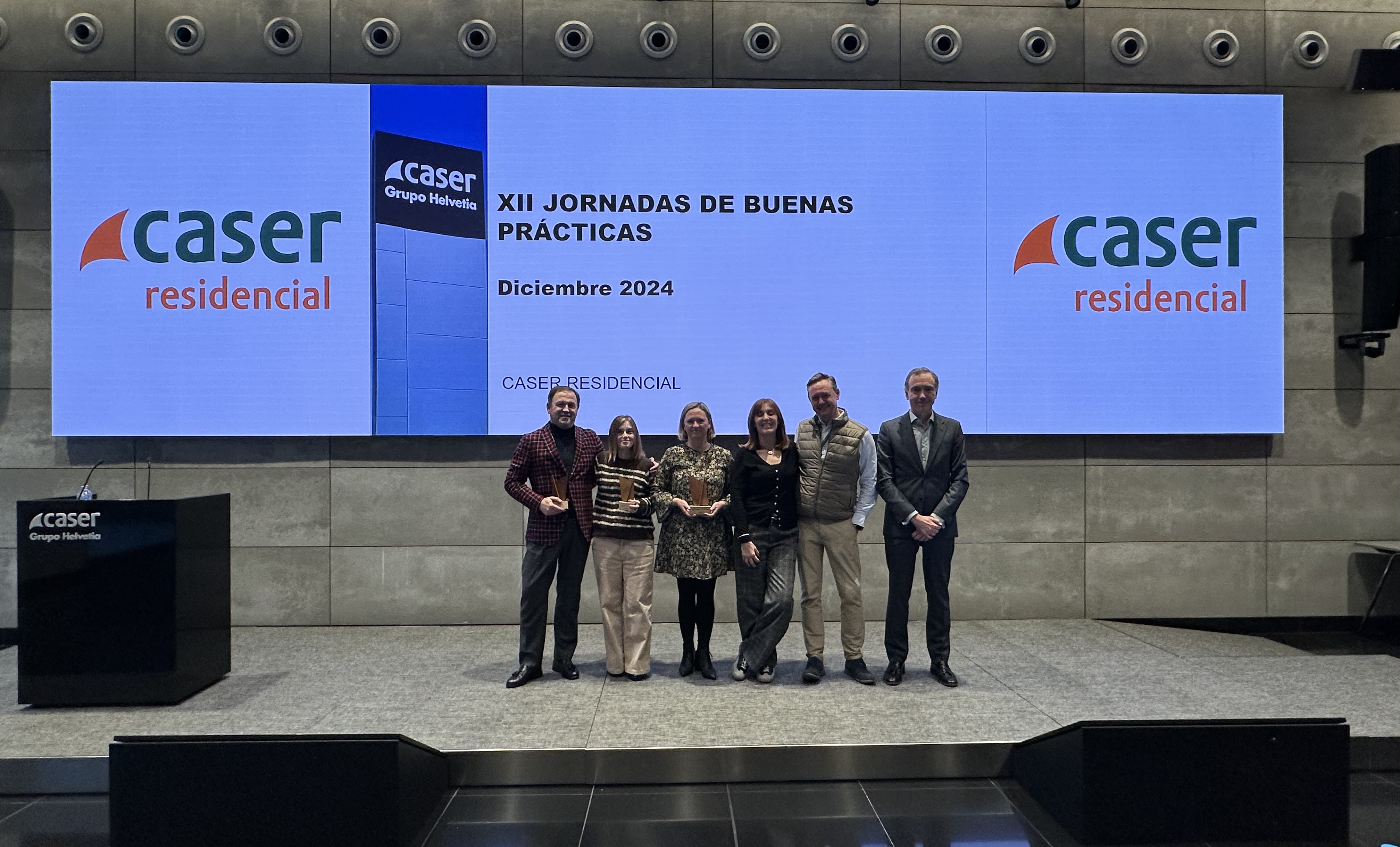 El 11 de diciembre se celebró la XII Jornada de Buenas Prácticas en Caser Residencial. En ella se presentaron proyectos de innovación y se entregaron los Premios Reconoce, los Premios de Excelencia y el Premio a la Mejor Buena Práctica a nuestros centros.